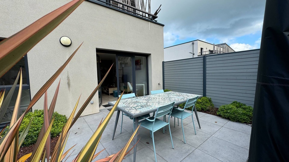 Lion-sur-Mer Apartment | Apartment 5 minutes from the beach