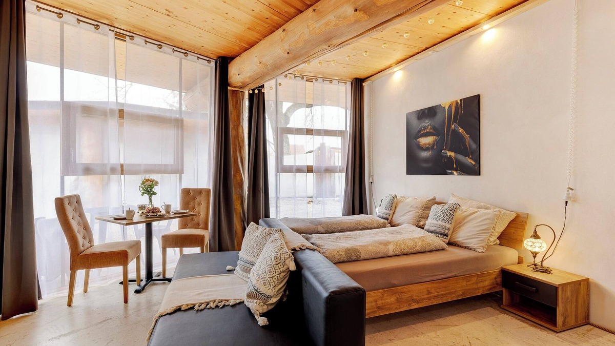 Rosenfeld Apartment | Apartment '-7-die Sieben, Studio 35qm' with Private Terrace, Shared Garden and Wi-Fi