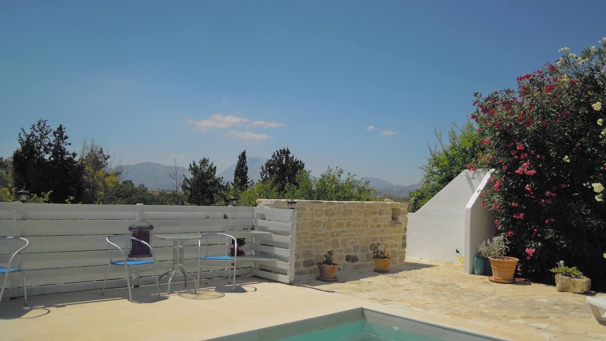 Kamilari Apartment | Apartment 70 m2 to 4persons, washing machine, swimming pool, private parking