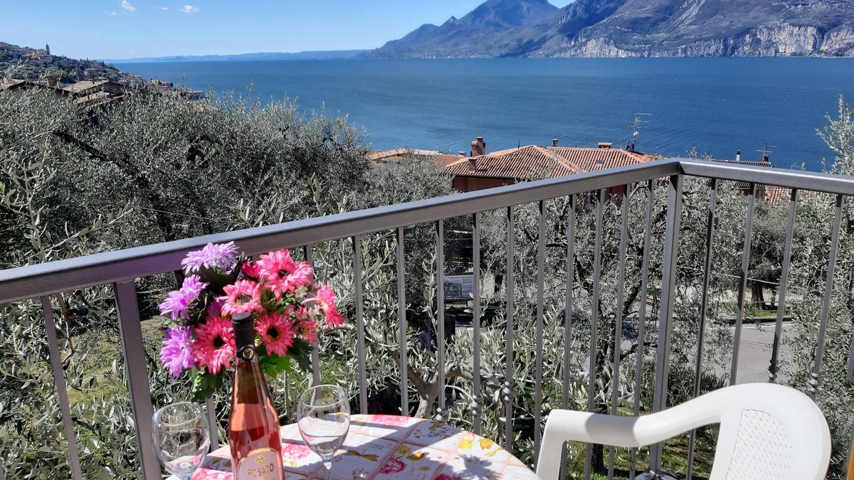 Assenza Apartment | Apartment Azalea with beautiful lake view