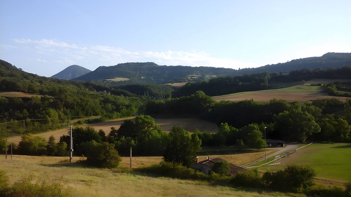 Bourdeaux Apartment | Apartment 'À La Campagne' with Mountain View, Private Terrace and Wi-Fi