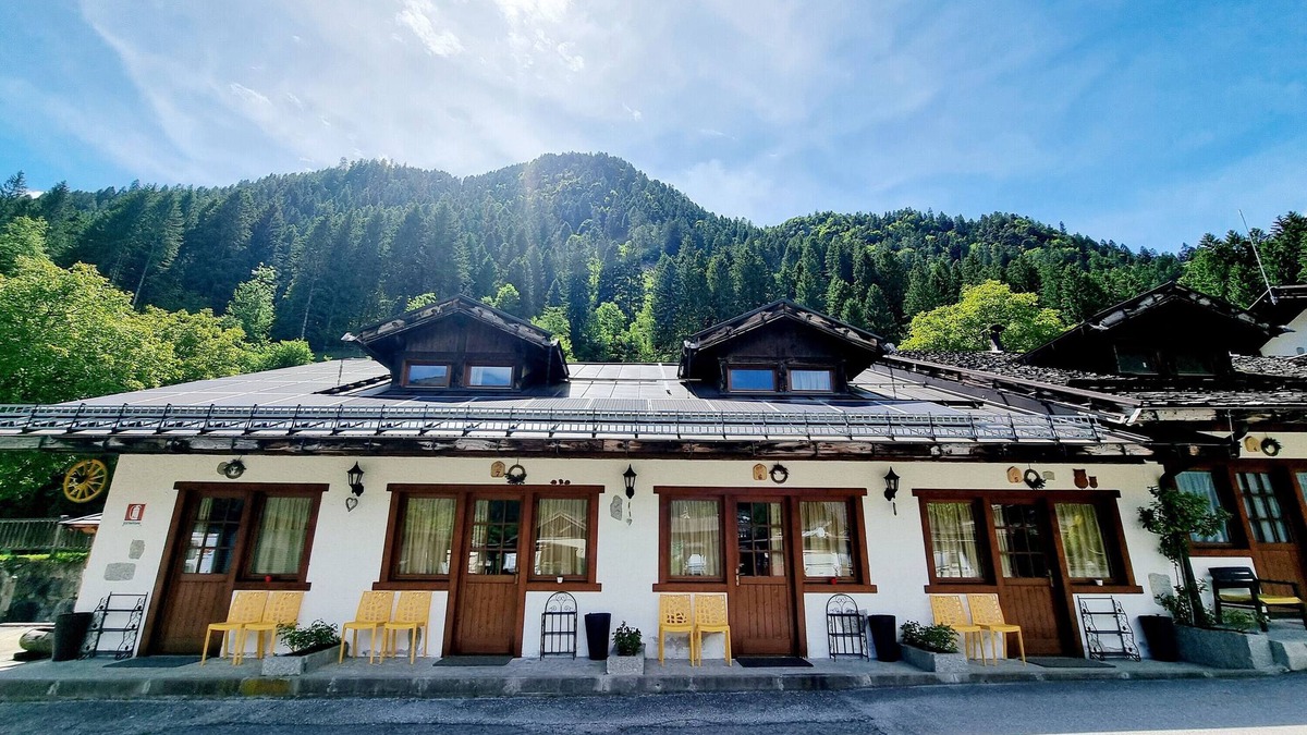 Pinzolo Apartment | Apartment 'Adamello 7' with Wi-Fi