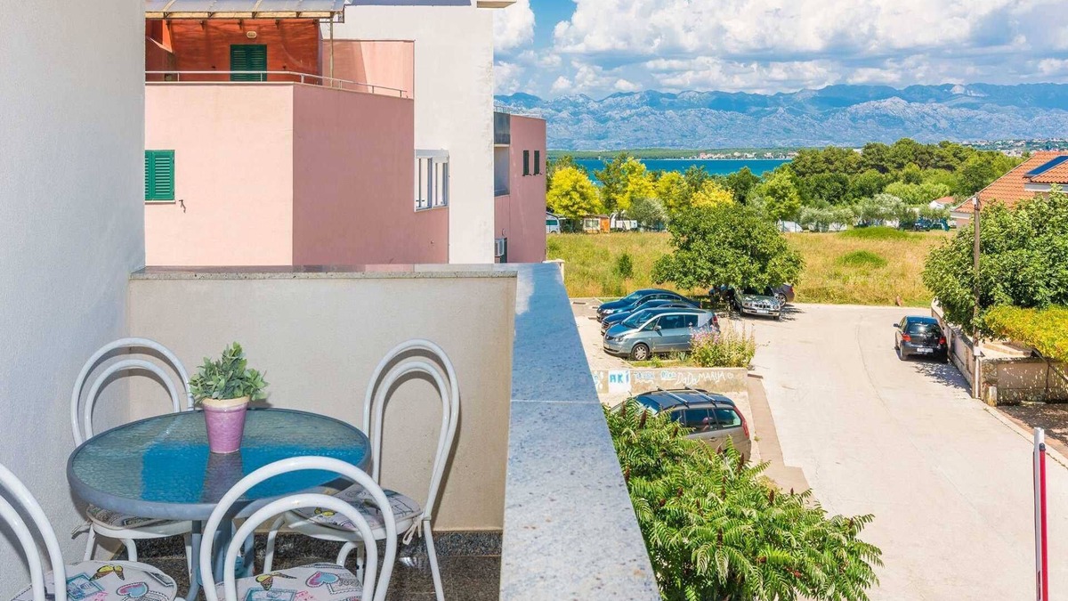 Nin Apartment | Apartment Aenona near Queen´s beach, Nin
