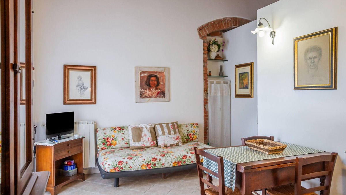 Grosseto Apartment | Apartment 'Aia' with Private Garden, Wi-Fi and Air Conditioning