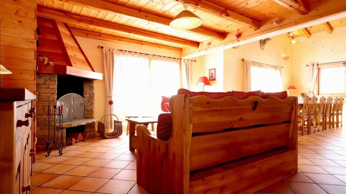 Bonneval-sur-Arc Apartment | Apartment 'Alpaga 14' with Private Terrace, Shared Garden and Wi-Fi