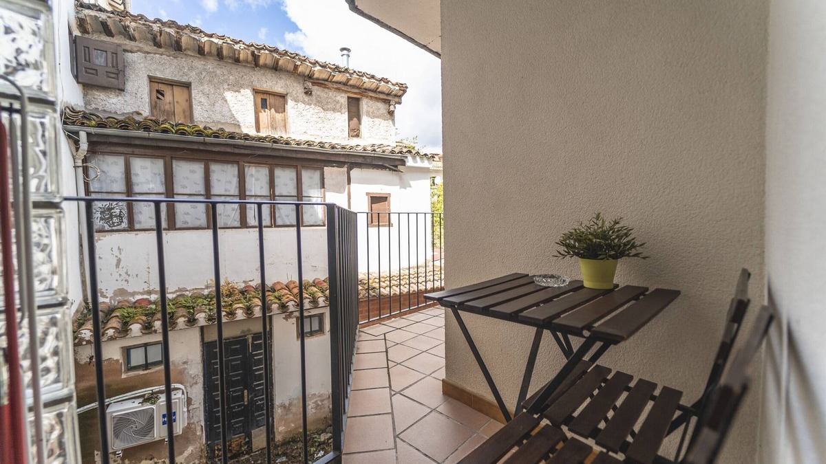 Ezcaray Apartment | Apartment 'Altuzarra Bis' with Mountain View, Balcony and Wi-Fi