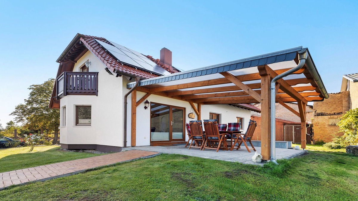 Oberuckersee Apartment | Apartment 'Am Gallowayhof' with private terrace, private garden and Wi-Fi