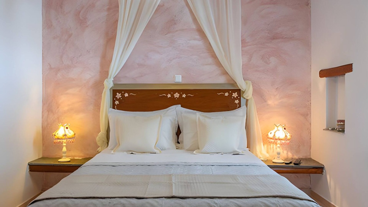 Pachena Apartment | Apartment 'Amfitriti' with Shared Garden, Wi-Fi and Air Conditioning