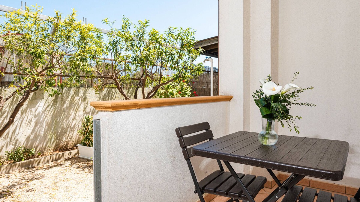 Cocumola Apartment | Apartment 'Angeli Nel Salento - Casa Vacanza 4' with Private Terrace, Wi-Fi and Air Conditioning