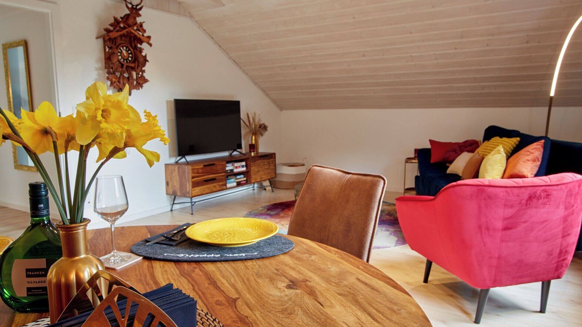 Elfershausen Apartment | Apartment 'Angernest' with Shared Garden, Balcony and Wi-Fi