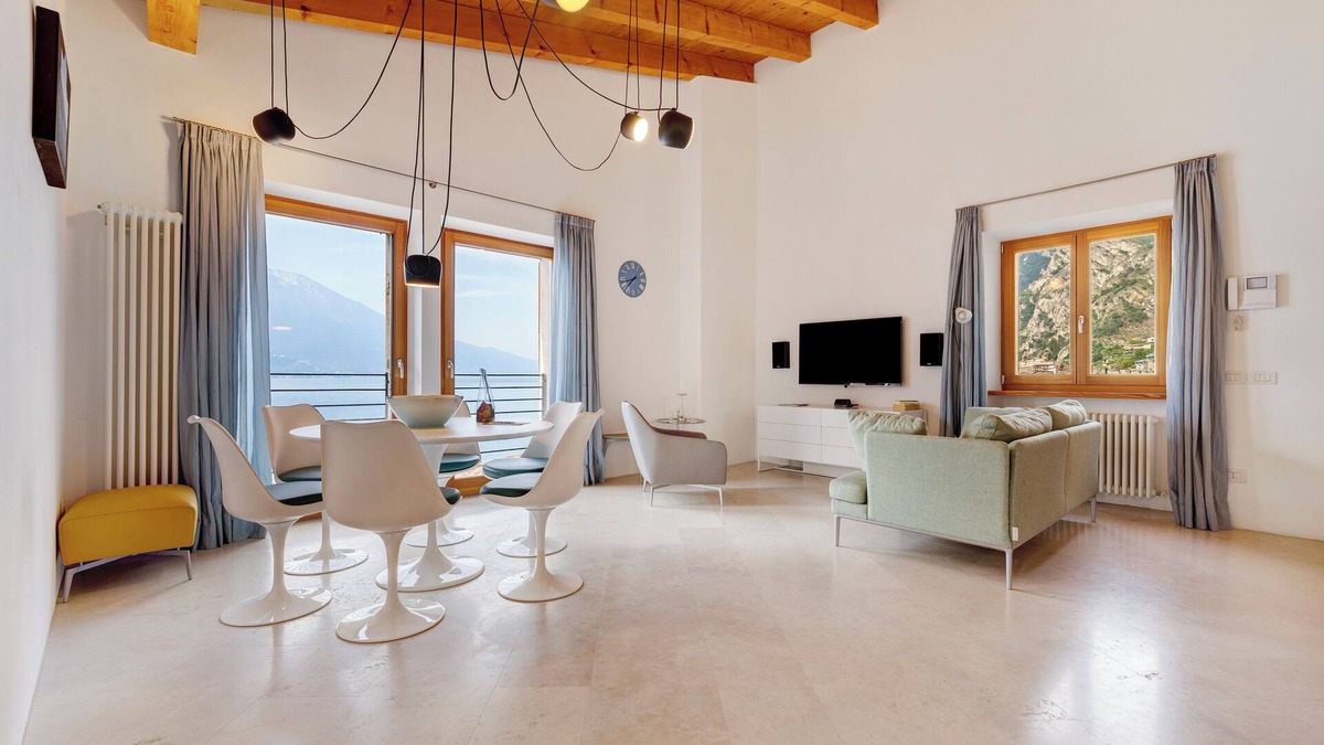 Limone sul Garda Apartment | Apartment 'Antea' with Lake View, Wi-Fi and Air Conditioning