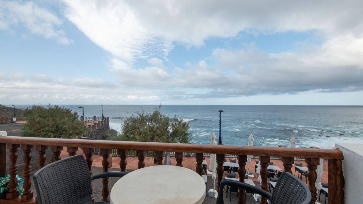 Barlovento Apartment | Apartment 'Apartamento C' with Sea Views, Private Terrace and Wi-Fi
