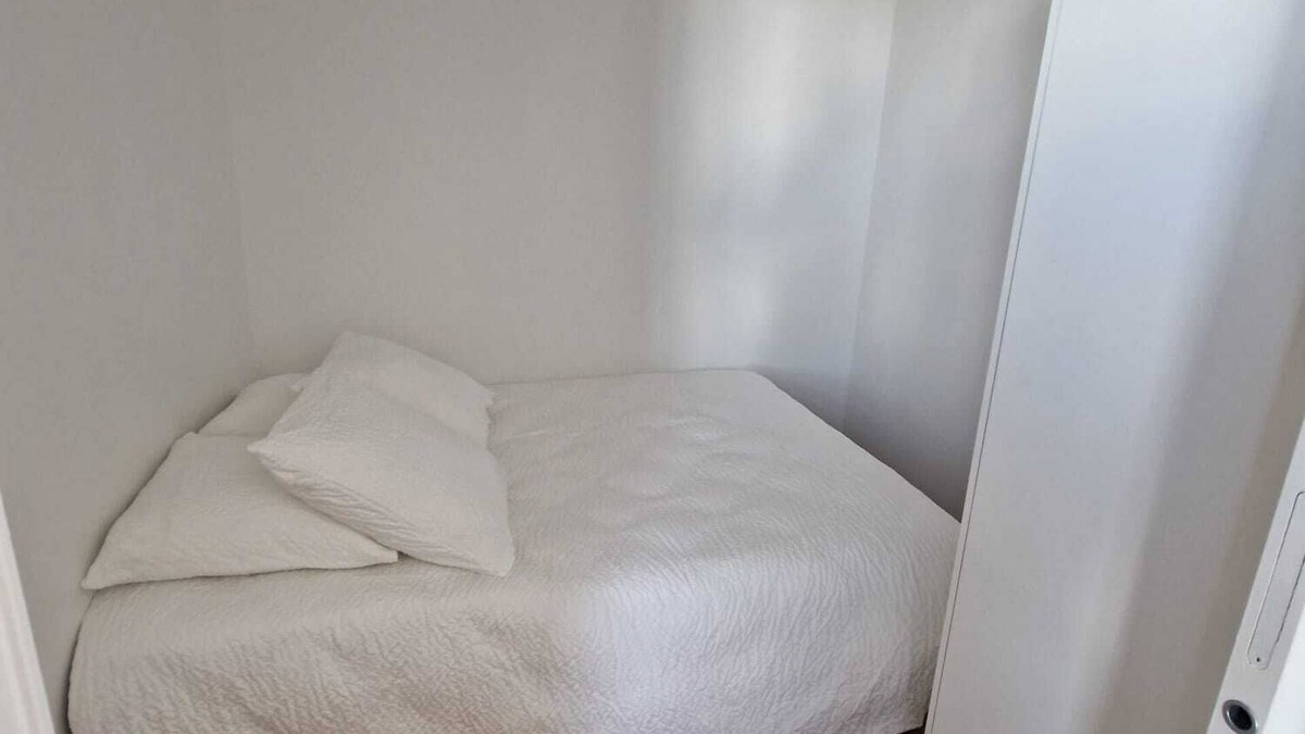 Bourges Apartment | Apartment-Apartment-Ensuite with Shower-City view