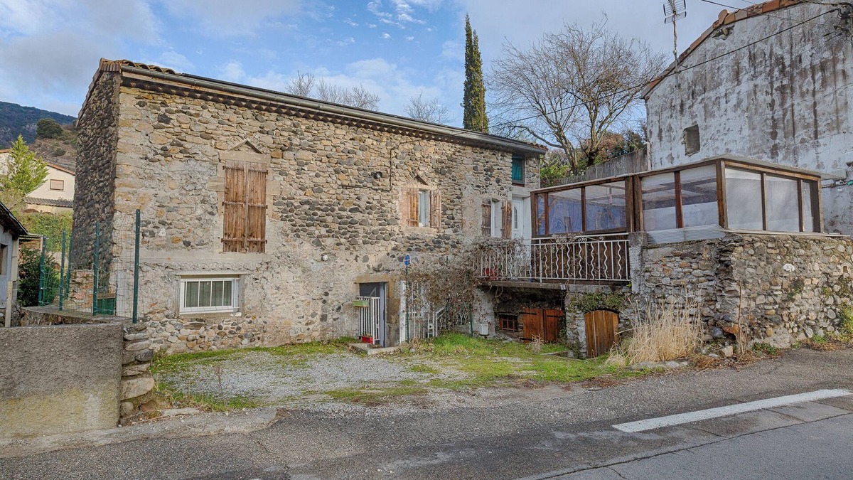 Flaviac Apartment | Apartment 'Appart Flaviac' with Mountain View, Shared Terrace and Wi-Fi