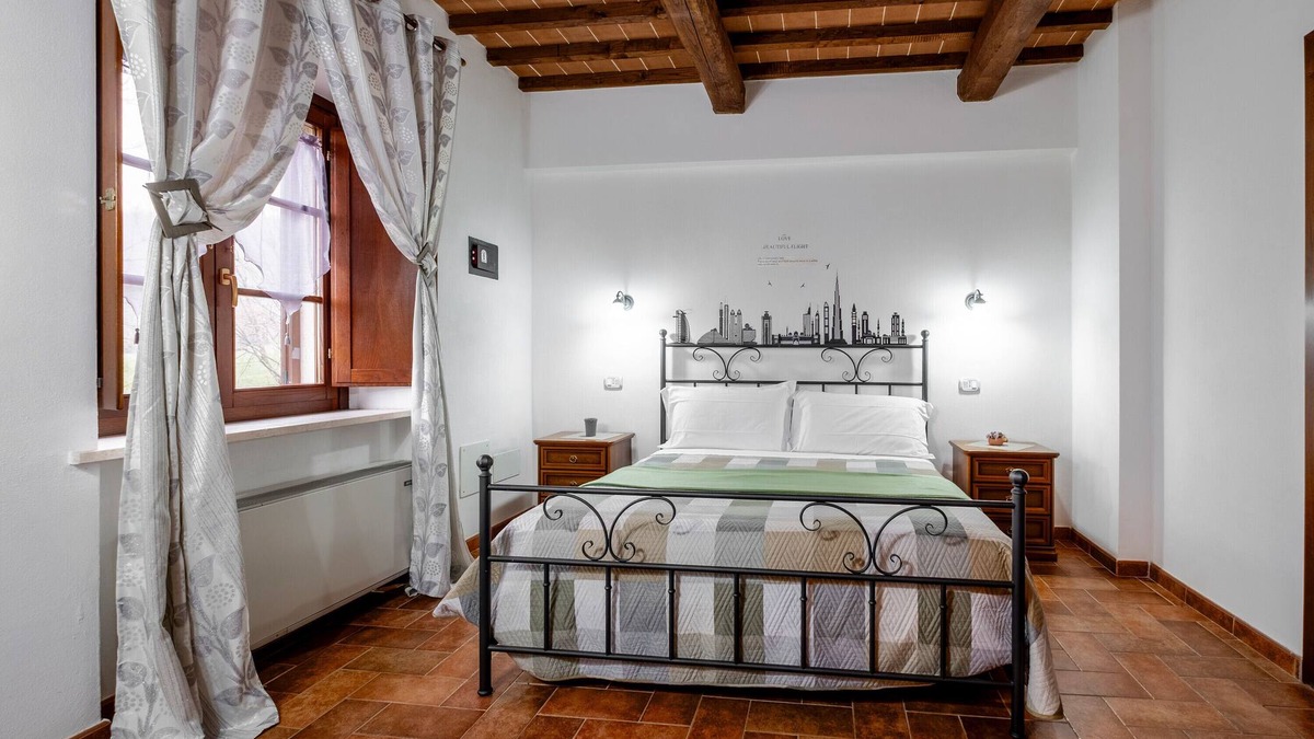 Catabbio Apartment | Apartment 'Appartamento Silver' with Shared Pool and Shared Garden