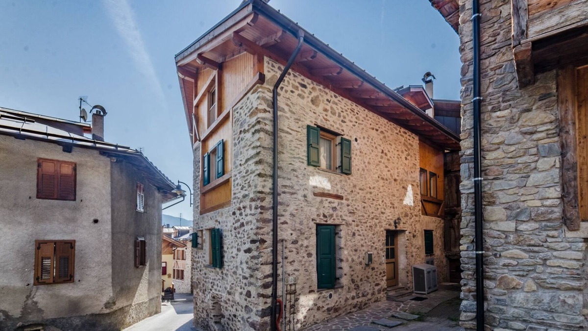 Peio Apartment | Apartment "Appartamento Peio" with Mountain View, Fireplace & TV
