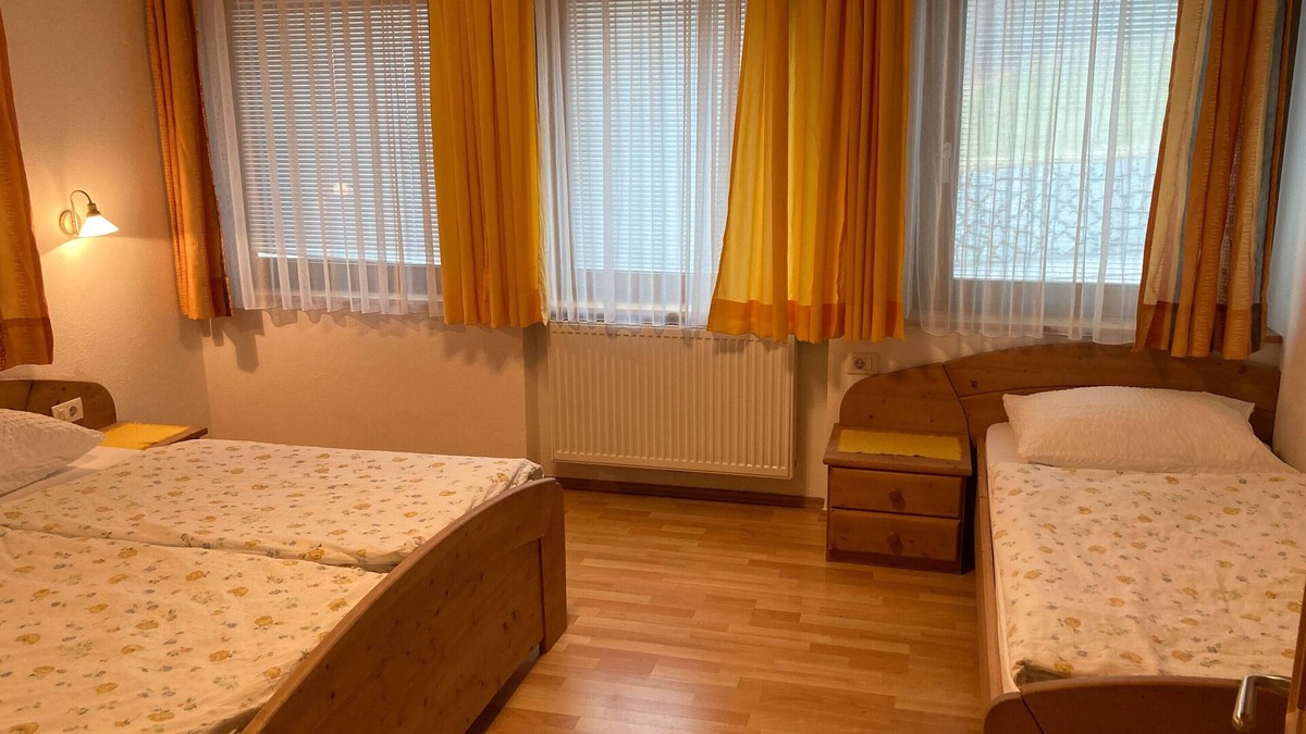 Albions Apartment | Apartment 'Appartaments Hatzlhof Nr 1' with Mountain View, Shared Terrace and Wi-Fi