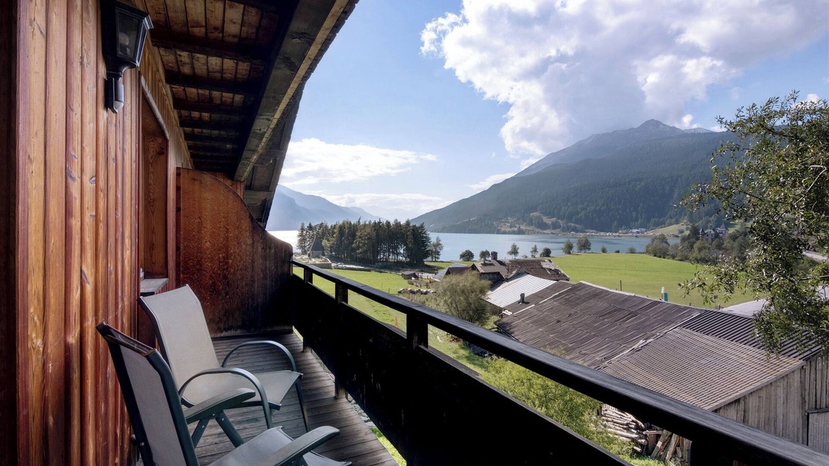 Resia Apartment | Apartment 'Appartements Egart 3' with Lake View, Balcony and Wi-Fi
