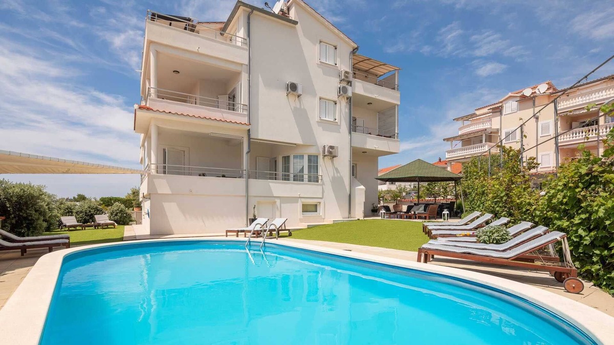 Vodice Apartment | Apartment Arausa with Pool VII