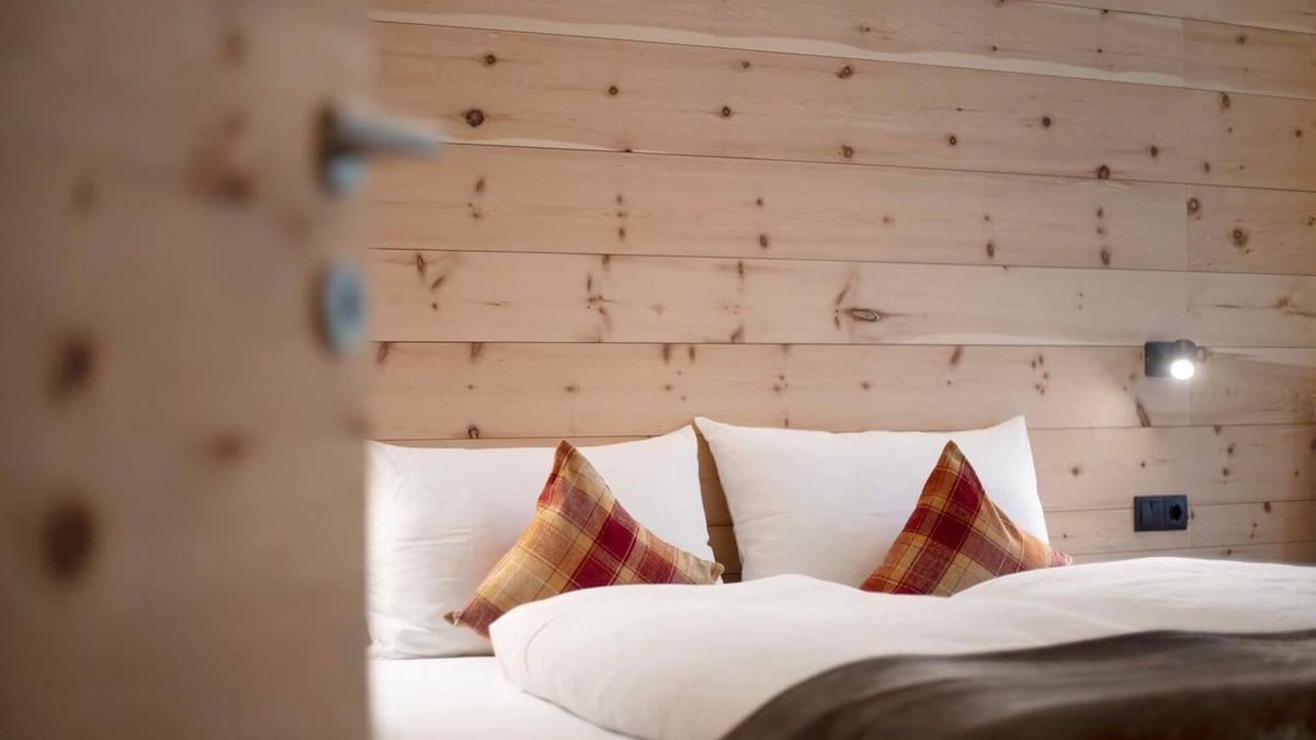Campo Tures Apartment | Apartment "Archehof Hochzirm - Greti" with Mountain View, Sauna & Terrace