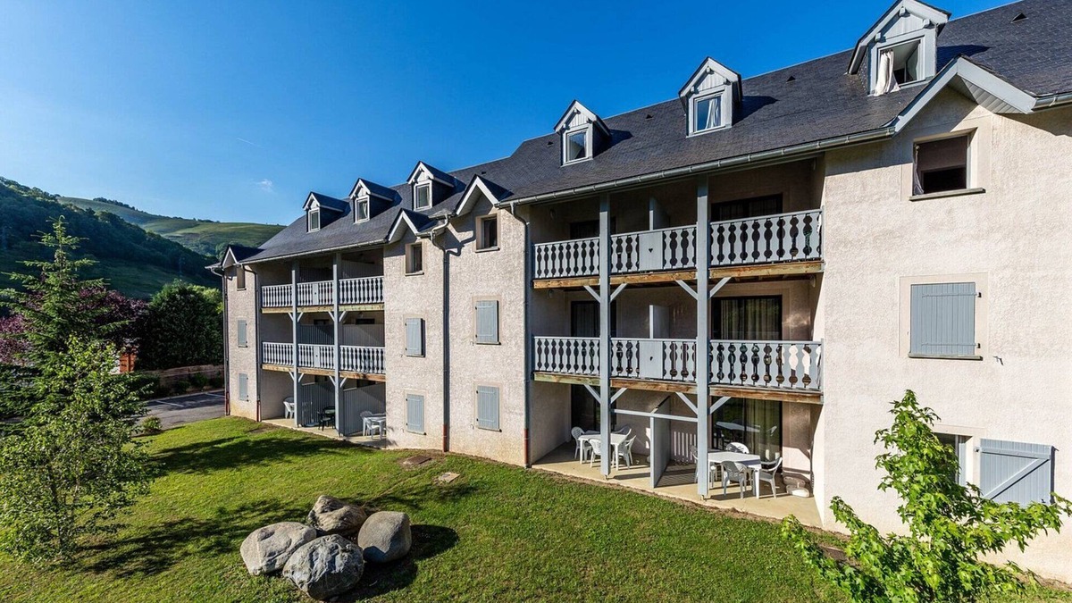 Arreau Apartment | Apartment 'Arreau'xygène Duplex 7-9pers' with Mountain View, Shared Pool and Wi-Fi