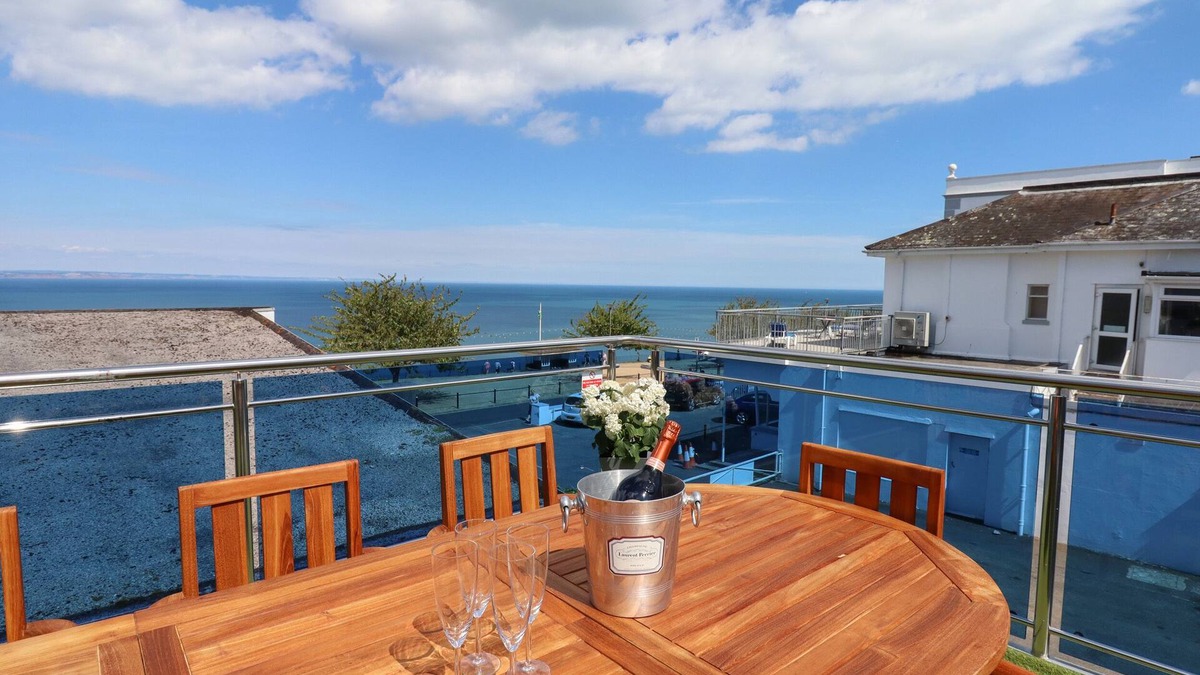 Babbacombe Cottage | Apartment at Morningside Hotel