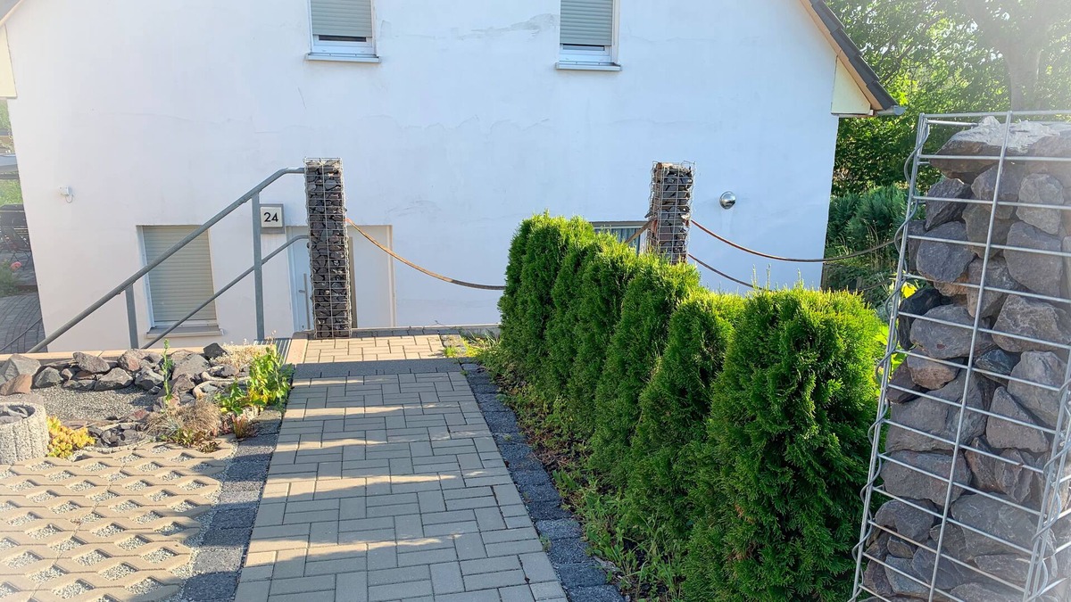 Lobeda Apartment | Apartment at the foot of the Lobdeburg