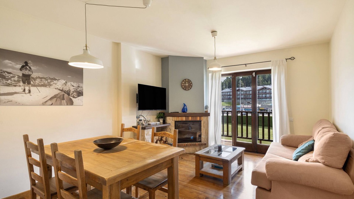 La Molina Apartment | Apartment at the Foot of the Slopes in La Molina