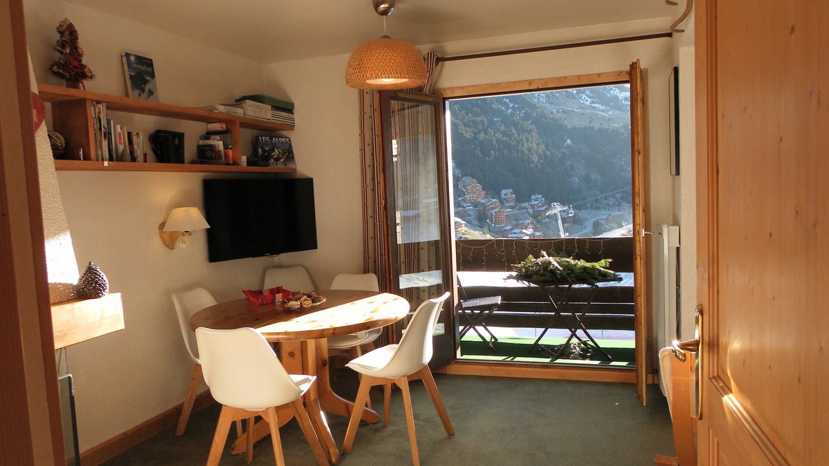 Meribel-Mottaret Apartment | Apartment at the foot of the slopes - 45m2 for 4 people - Label Méribel