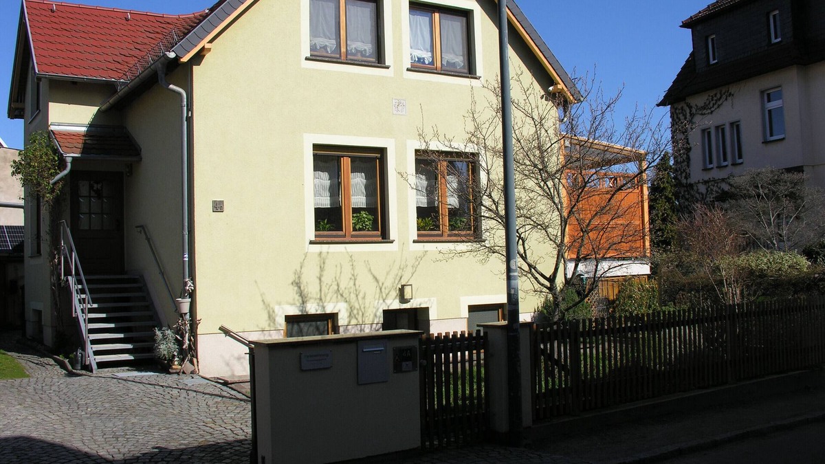 Radebeul Apartment | Apartment 'Auenweg' with Shared Pool, Shared Garden and Wi-Fi