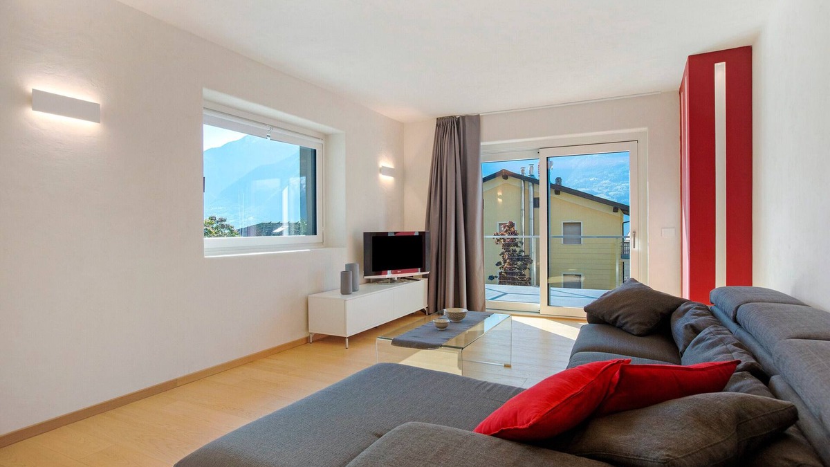 Senin Apartment | Apartment 'Aurelie' with Mountain View, Balcony and Wi-Fi