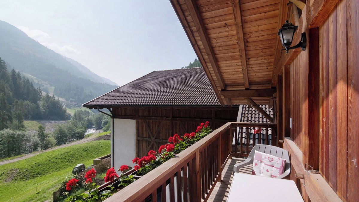 Senales Apartment | Apartment 'Ausser Brugghof Birgit' with Mountain View, Shared Garden and Wi-Fi