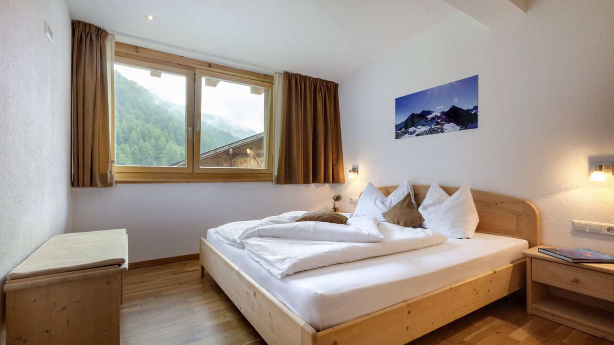 Malles Venosta Apartment | Apartment 'Ausserglieshof Wohnung Weißkugel' with Mountain View, Shared Garden and Wi-Fi