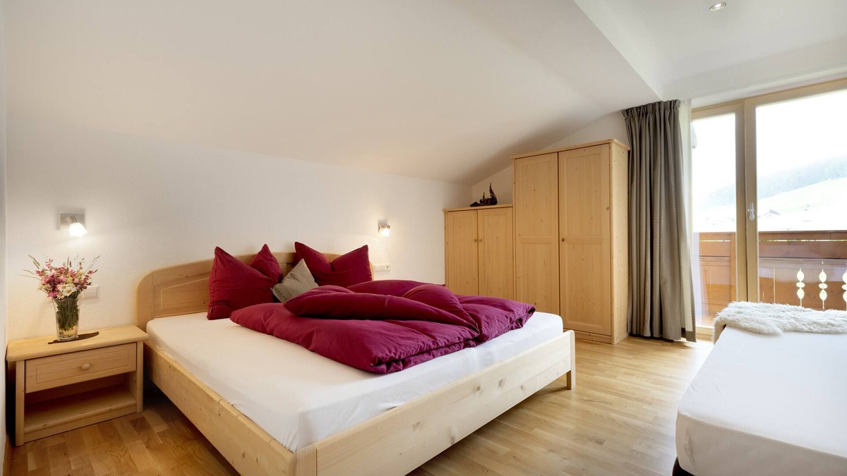Malles Venosta Apartment | Apartment 'Ausserglieshof Wohnung Upi' with Mountain View, Shared Garden and Wi-Fi