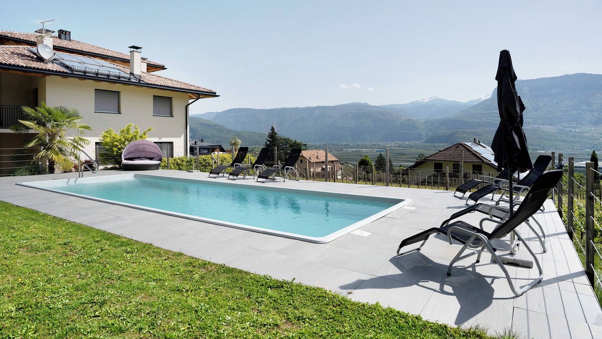 Tramin Apartment | Apartment 'Bacchushof Cabernet' with Mountain View, Balcony and shared Pool