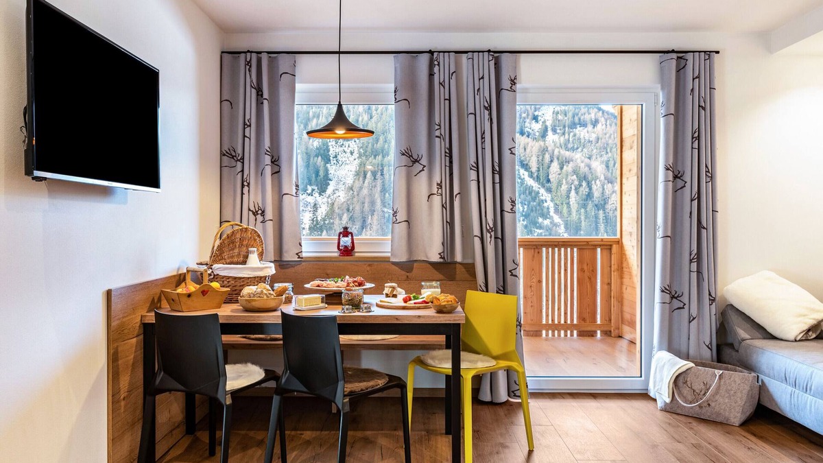 Luson Apartment | Apartment "Balbeinhof Apt Hirsch" with Mountain View, Balcony & Wi-Fi