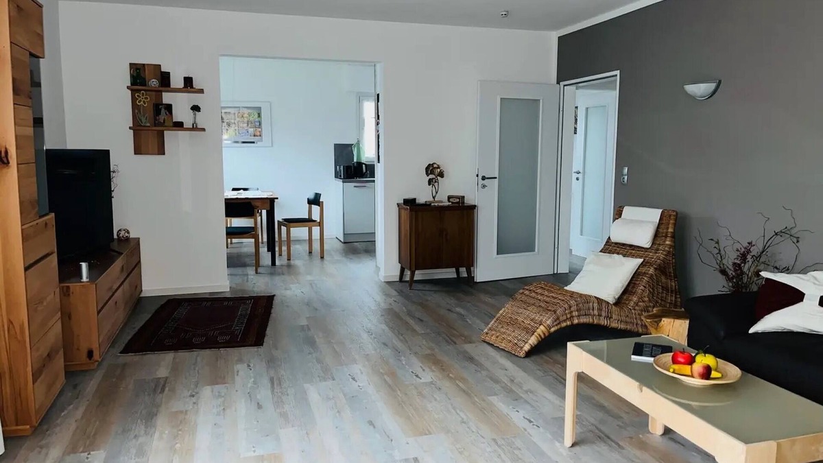 Westerfeld Apartment | Apartment 'Bei Den Taunusbäumen' with Private Garden and Wi-Fi