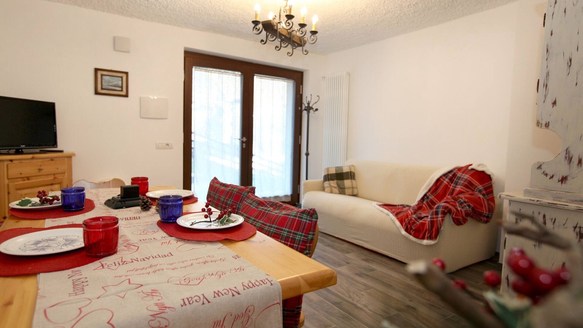 Caspoggio Apartment | APARTMENT BELLAVISTA-8 MIN FROM THE CABLE CAR