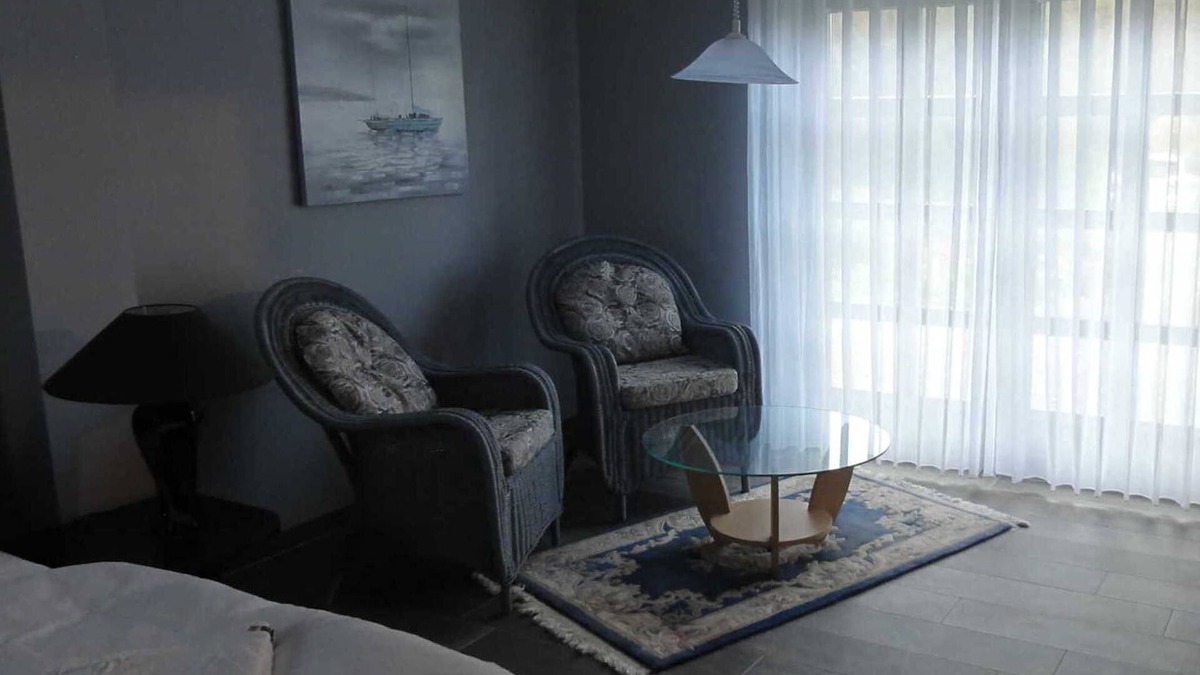 Lubkow Apartment | Apartment below - thatched house Landhaus Ulrich