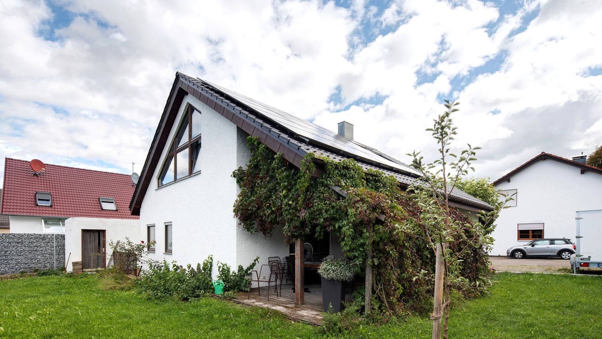 Bempflingen Apartment | Apartment 'Bempflingen' with Balcony and Wi-Fi