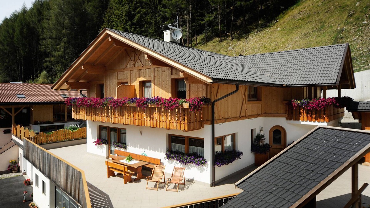 Sarentino Apartment | Apartment "Bergblick Hinterproslhof" with Mountain View, Balcony & Wi-Fi