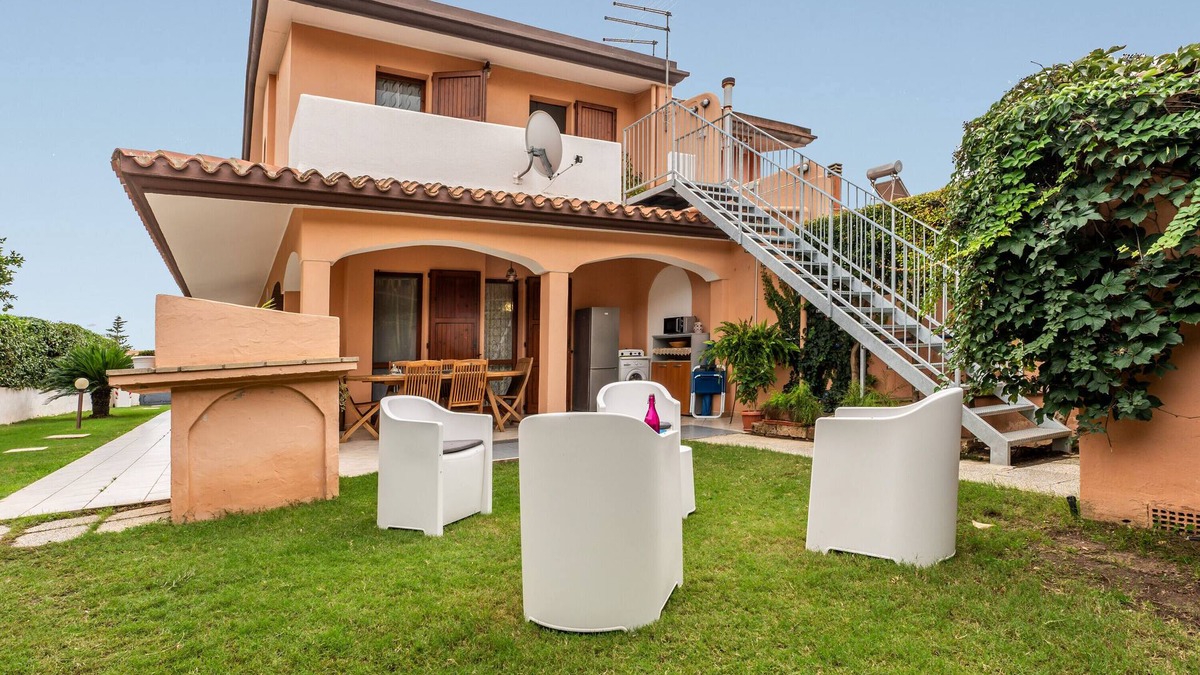 S'oru e Mari Apartment | Apartment 'Bijou Holiday Home' with Shared Terrace, Wi-Fi and Air Conditioning