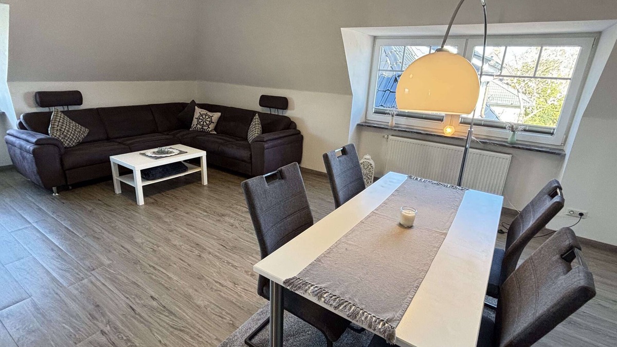 Hinte Apartment | Apartment Blinkfüer - your retreat in direct canal location - max. 3 pers.