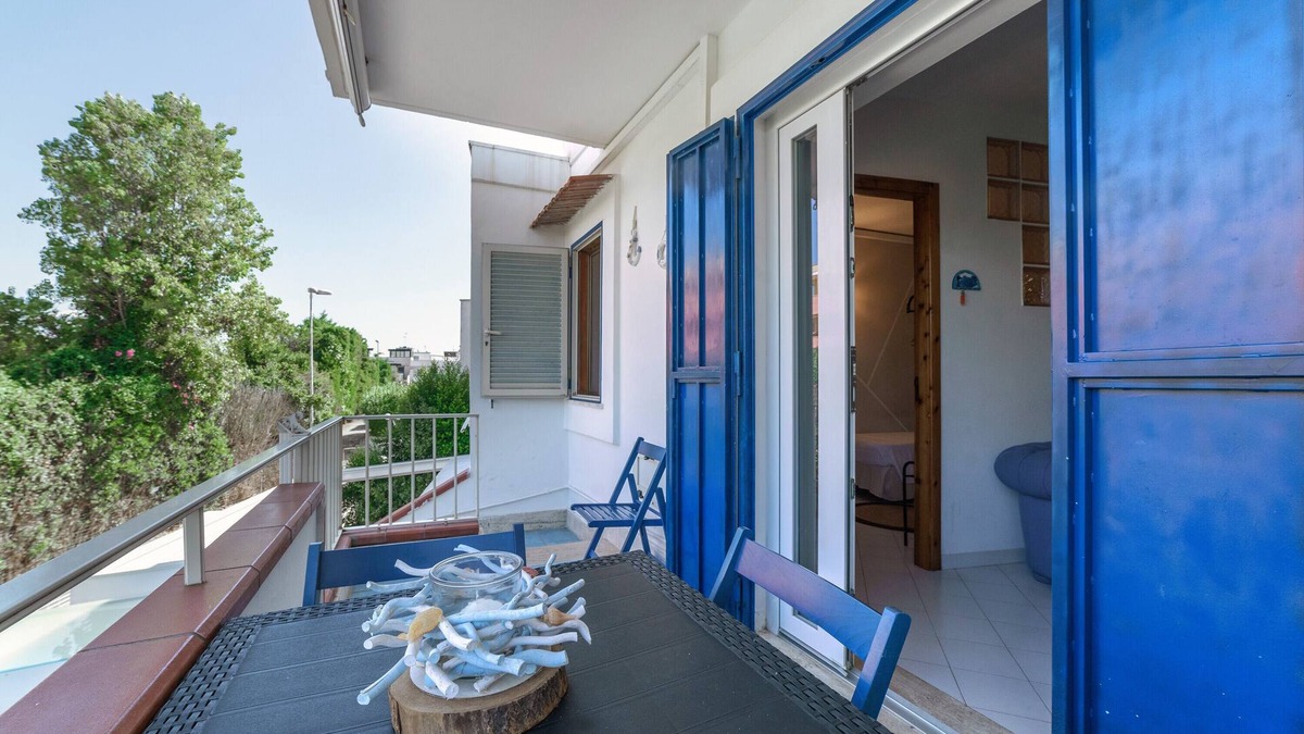 Lido Marini Apartment | Apartment 'Blu Marine' with Balcony, Wi-Fi and Air Conditioning