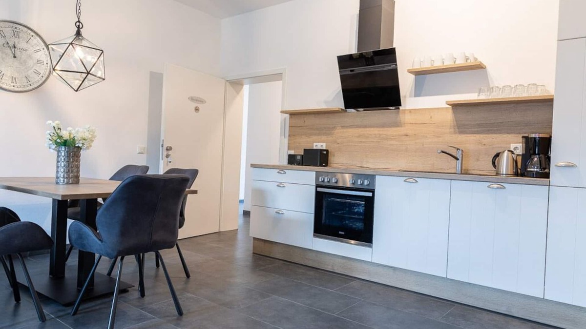 Weeze Apartment | Apartment Blumenwiese for 5 people (Anlitzhof)