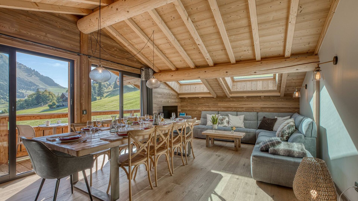 La Clusaz Apartment | Apartment 'Borderan' with Mountain View, Balcony and Wi-Fi