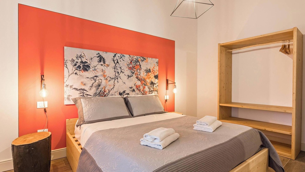 Desenzano del Garda Apartment | Apartment "Bucaneve" with Private Terrace, Wi-Fi, Shared Garden & Pool