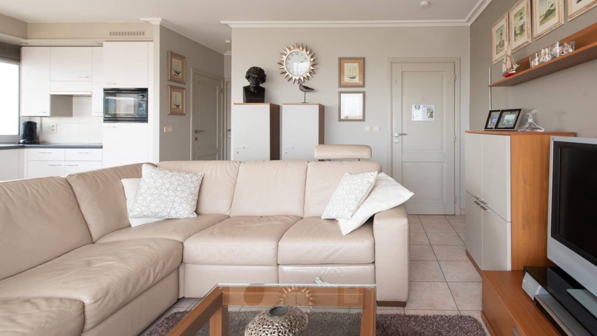Mariakerke Apartment | Apartment by Sea with Marina Views