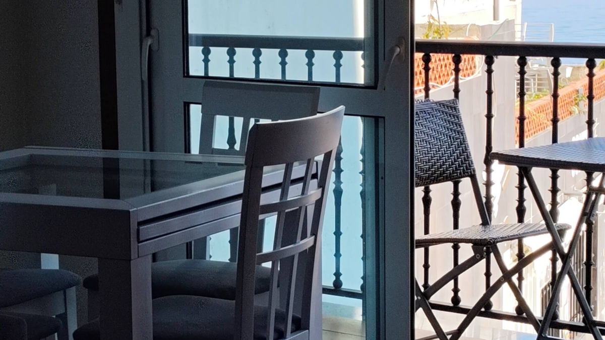 Dean Pequeno Apartment | APARTMENT C IN 1ST LINE OF BEACH