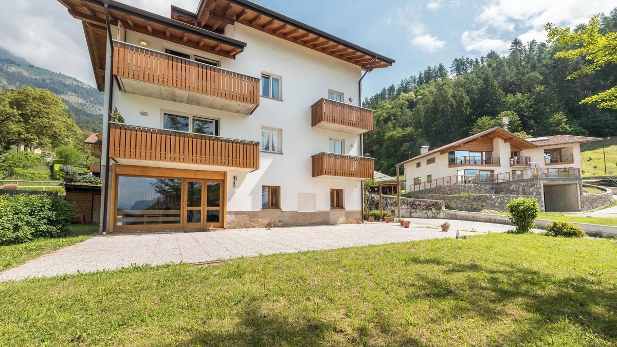 San Lorenzo in Banale Apartment | Apartment “Casa Core” with Mountain View & Balcony